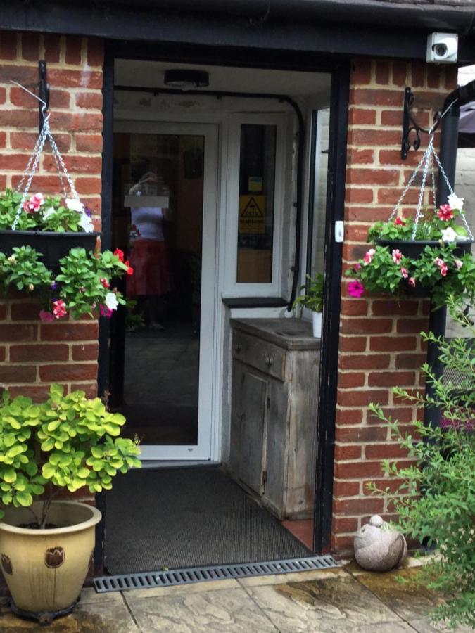 The Bell Inn Salisbury Dış mekan fotoğraf