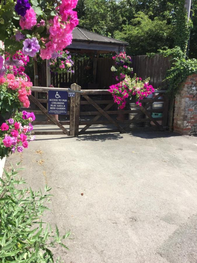 The Bell Inn Salisbury Dış mekan fotoğraf